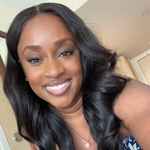 Meet your Posher, Tia